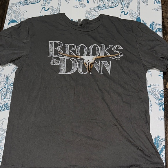 Gildan Other - Gildan Brooks & Dunn Graphic Tee - Charcoal Gray with White and Brown Print